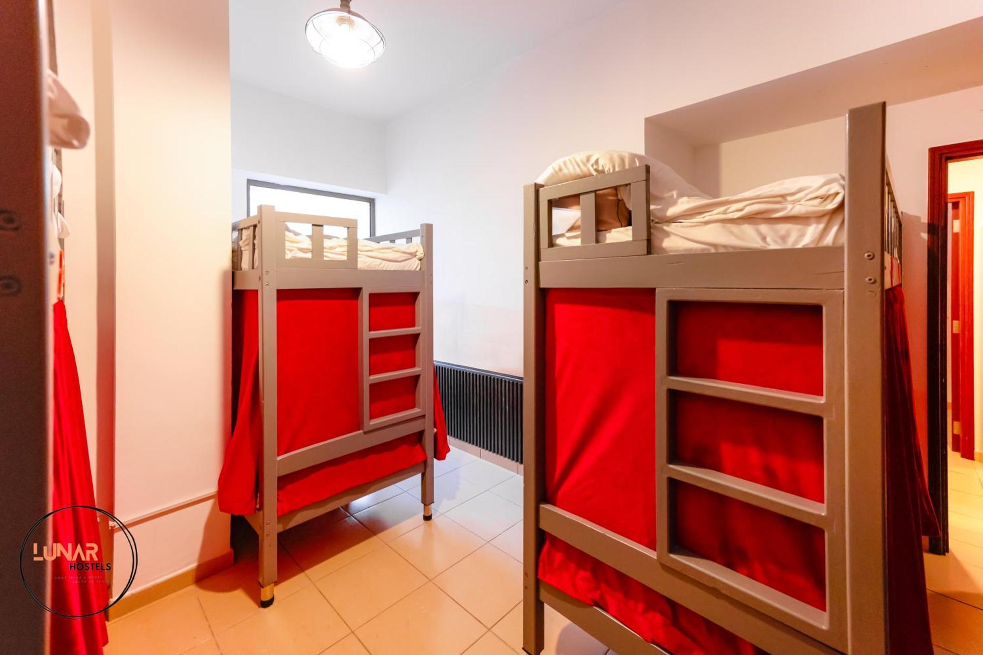 Lunar Hostel - Jbr Дубай Екстер'єр фото